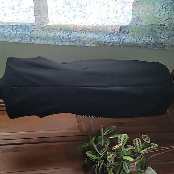 Maya Brook sheath dress, black and salmon pink, block pattern, sz 10 - Picture 3 of 12